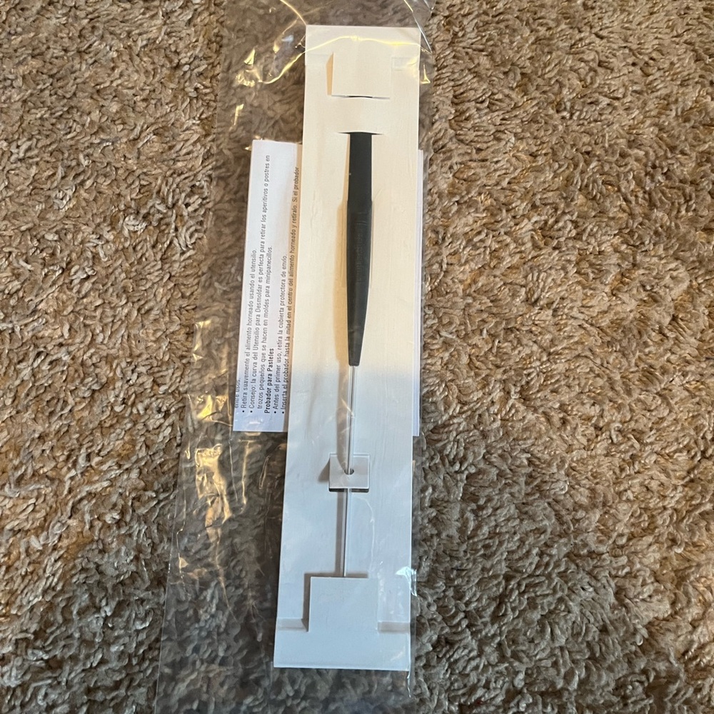 Pampered chef cake tester